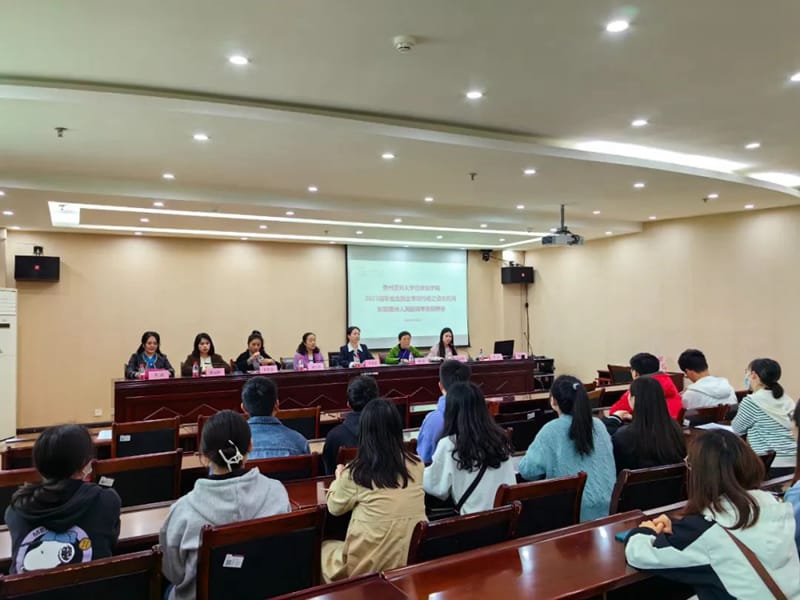【逐夢未來 住培先行】我院到醫科大學開展2023年住院醫師規范化培訓招生宣講