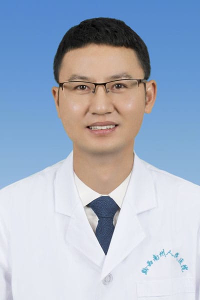 周穎