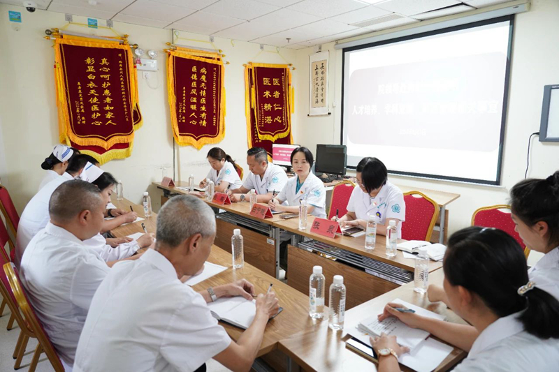 【共謀高質(zhì)量發(fā)展】白寧艷院長(zhǎng)率隊(duì)到神經(jīng)外科調(diào)研