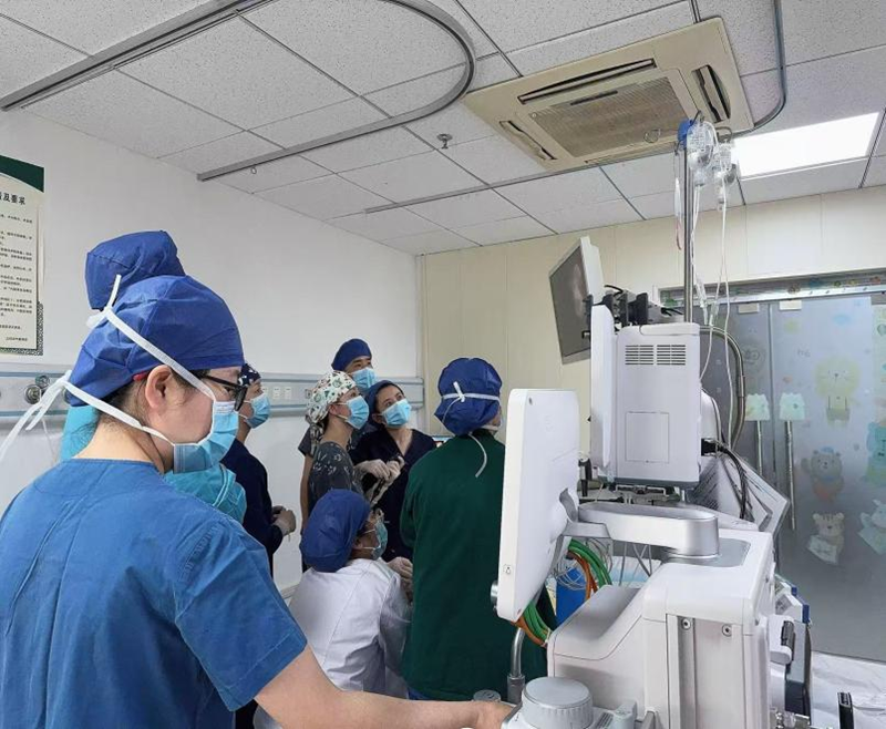 填補技術空白：我院兒科成功實施支氣管鏡下鈥激光治療嬰幼兒重度喉軟化