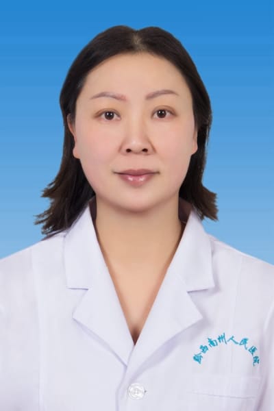 何榮梅