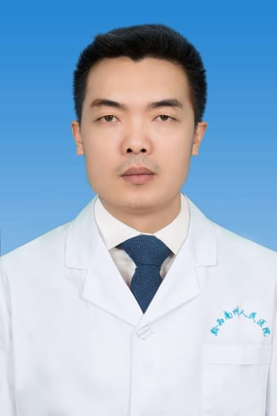 劉        宇