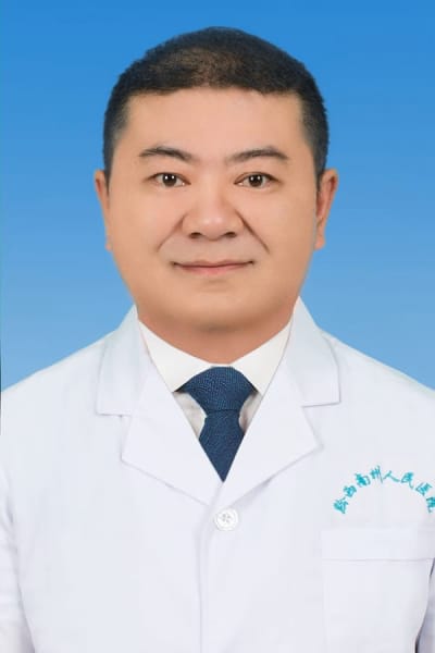 謝        琪