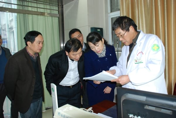 黃曼到院檢查今冬明春傳染病防控情況時要求